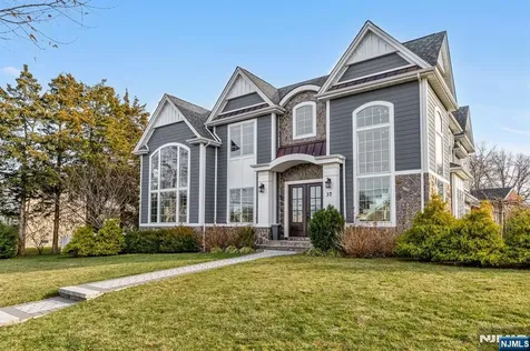 37 Glenfair Road Glen Rock NJ 07452