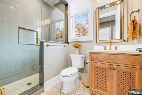 37 Glenfair Road Glen Rock NJ 07452