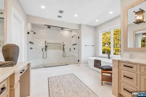 37 Glenfair Road Glen Rock NJ 07452
