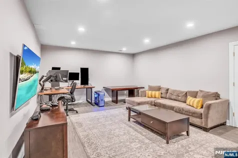 37 Glenfair Road Glen Rock NJ 07452