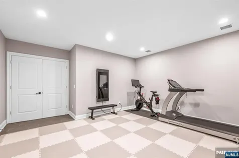 37 Glenfair Road Glen Rock NJ 07452