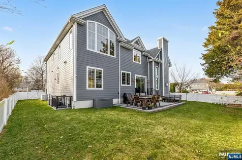 37 Glenfair Road Glen Rock NJ 07452