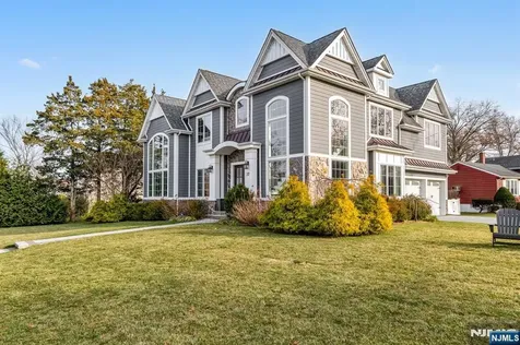 37 Glenfair Road Glen Rock NJ 07452