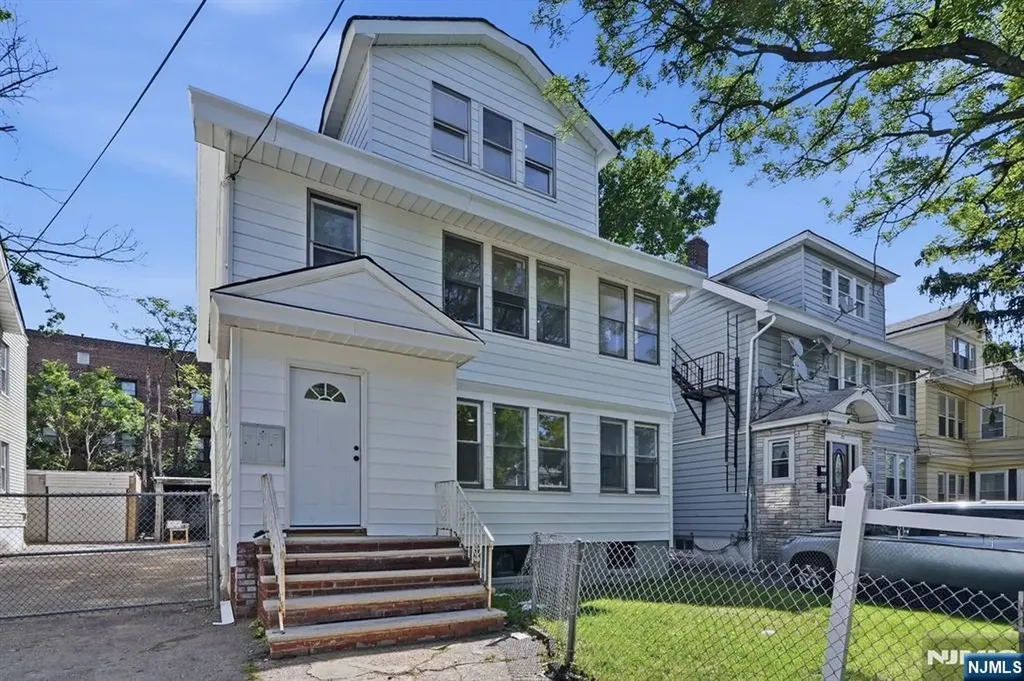 203-205 Hansbury Newark NJ 07112