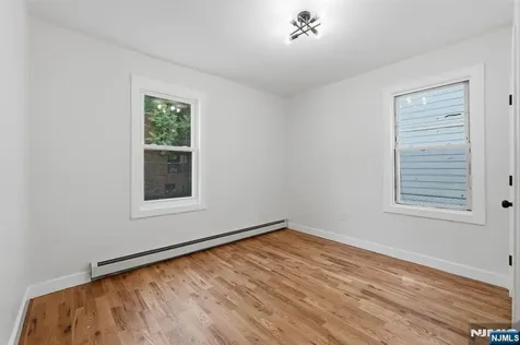203-205 Hansbury Newark NJ 07112