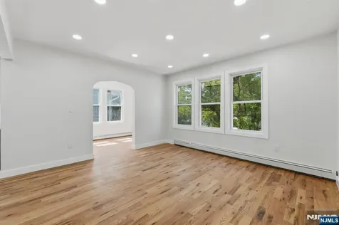 203-205 Hansbury Newark NJ 07112