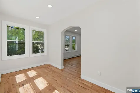 203-205 Hansbury Newark NJ 07112