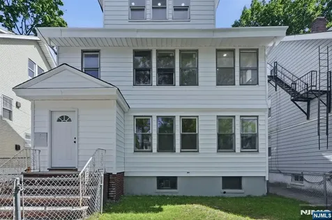 203-205 Hansbury Newark NJ 07112