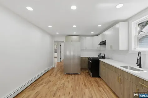 203-205 Hansbury Newark NJ 07112