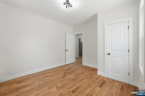203-205 Hansbury Newark NJ 07112
