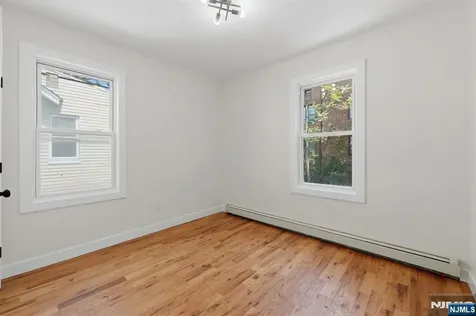 203-205 Hansbury Newark NJ 07112