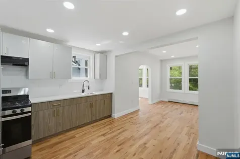 203-205 Hansbury Newark NJ 07112