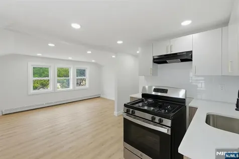 203-205 Hansbury Newark NJ 07112