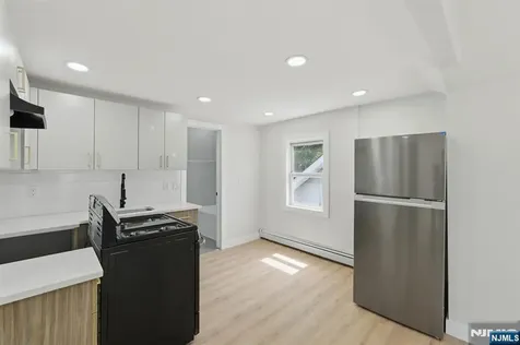 203-205 Hansbury Newark NJ 07112