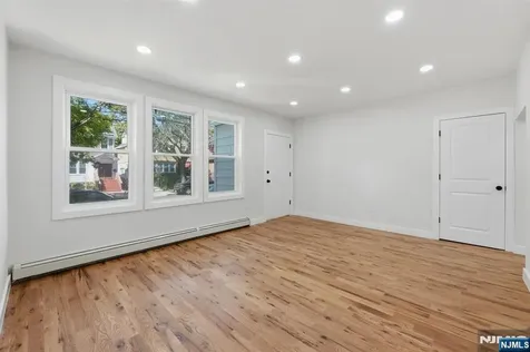 203-205 Hansbury Newark NJ 07112