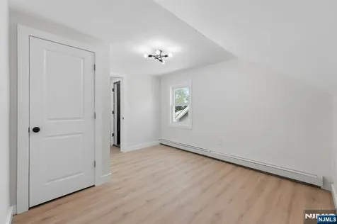 203-205 Hansbury Newark NJ 07112
