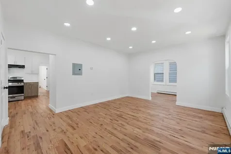 203-205 Hansbury Newark NJ 07112