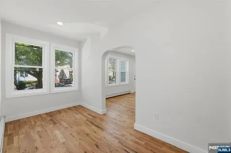 203-205 Hansbury Newark NJ 07112