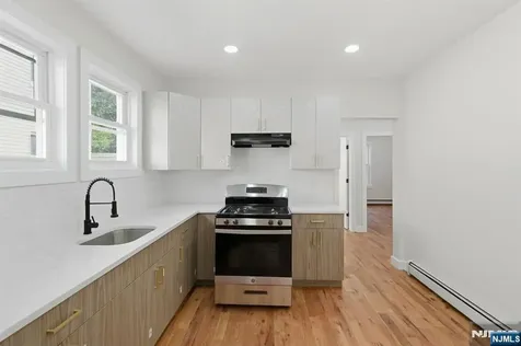 203-205 Hansbury Newark NJ 07112