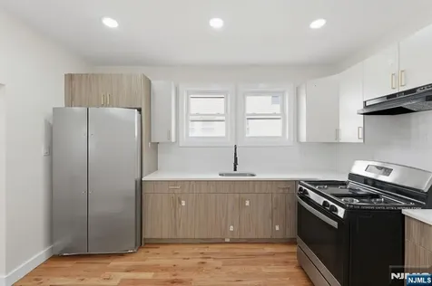 203-205 Hansbury Newark NJ 07112