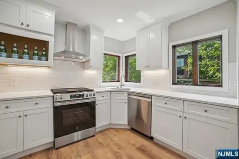 16 Henry Street Bloomfield NJ 07003