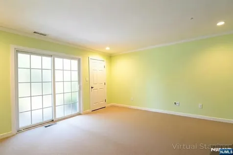 4 Chanda Court Clifton NJ 07012