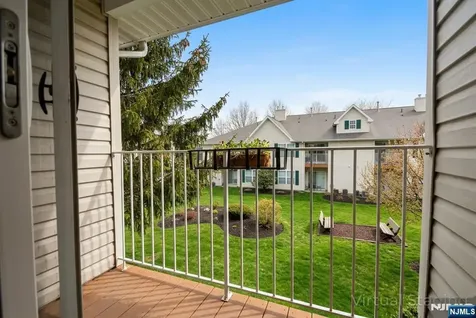 4 Chanda Court Clifton NJ 07012
