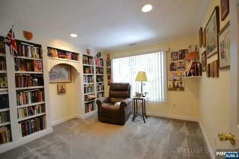 4 Chanda Court Clifton NJ 07012