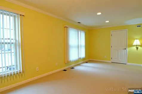 4 Chanda Court Clifton NJ 07012