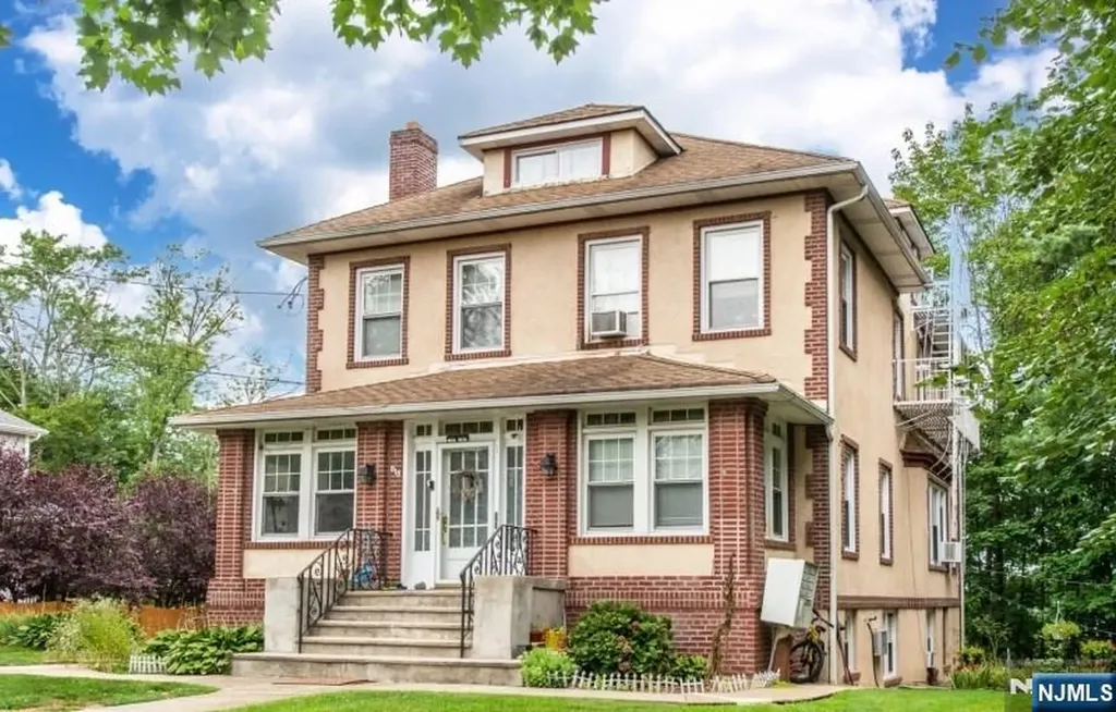 818 Summit Avenue River Edge NJ 07661