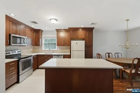 117 S Maple Park Ridge NJ 07656