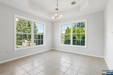 9104 Ravenscroft Road Clifton NJ 07013