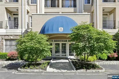 9104 Ravenscroft Road Clifton NJ 07013