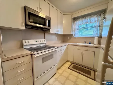816 Kingsland Lane Fort Lee NJ 07024