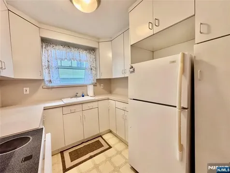 816 Kingsland Lane Fort Lee NJ 07024