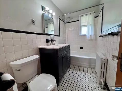 816 Kingsland Lane Fort Lee NJ 07024