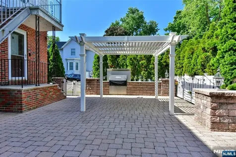 24 Maple Avenue Waldwick NJ 07463