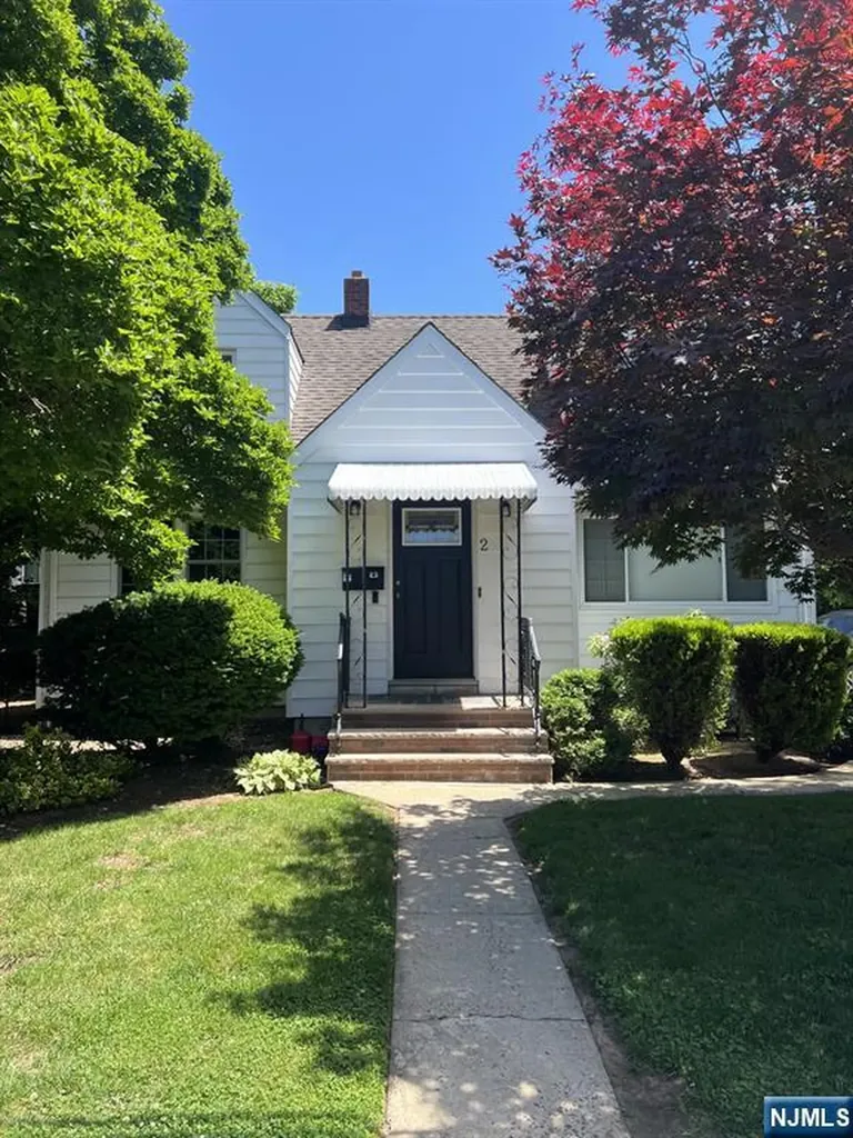 2 Davis Drive Lodi NJ 07644