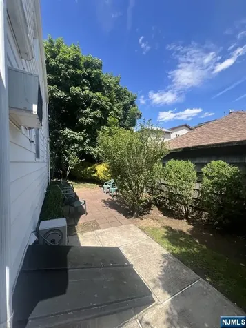 2 Davis Drive Lodi NJ 07644