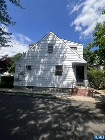 2 Davis Drive Lodi NJ 07644