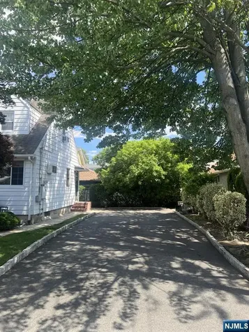 2 Davis Drive Lodi NJ 07644