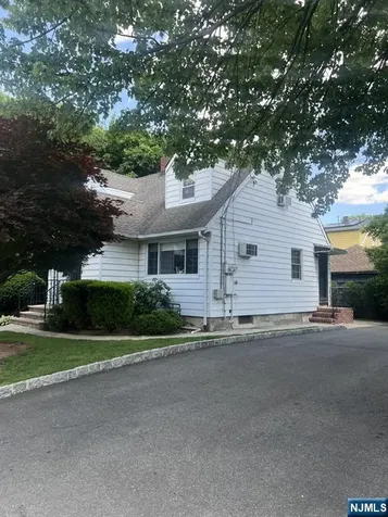 2 Davis Drive Lodi NJ 07644