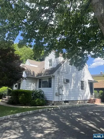 2 Davis Drive Lodi NJ 07644