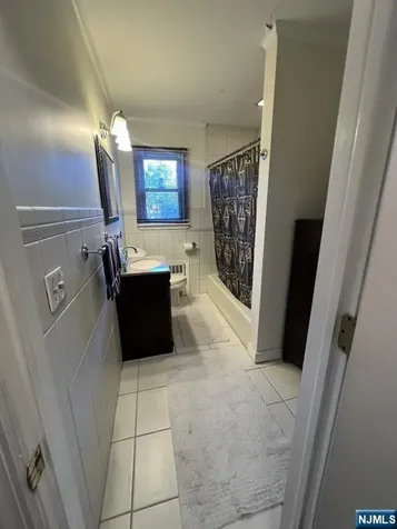 2 Davis Drive Lodi NJ 07644