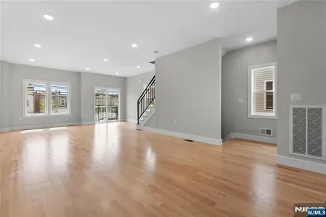 403A Maple Kearny NJ 07032