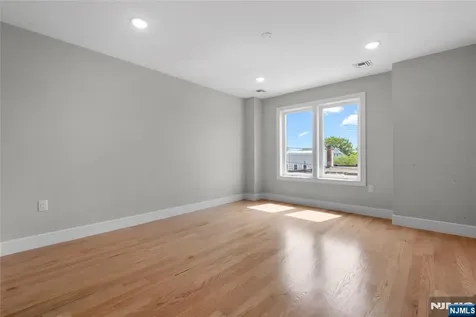 403A Maple Kearny NJ 07032