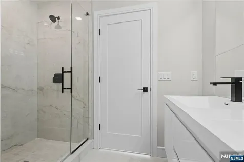 403A Maple Kearny NJ 07032