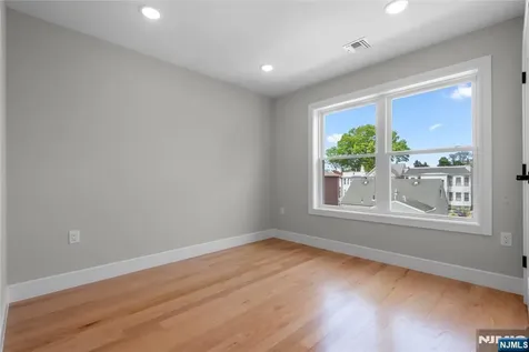 403A Maple Kearny NJ 07032