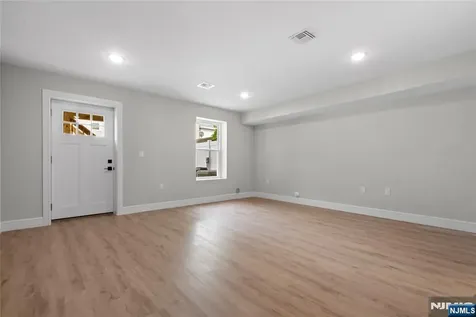 403A Maple Kearny NJ 07032
