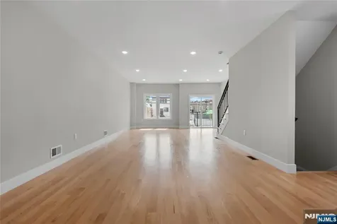 403A Maple Kearny NJ 07032